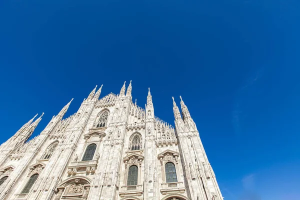 Milano Katedrali'ne görünümü — Stok fotoğraf