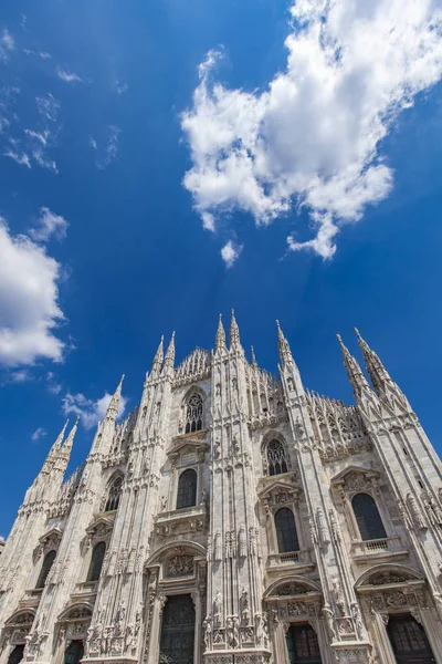 Milano Katedrali'ne görünümü — Stok fotoğraf