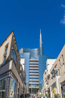 Milan Porta Nuova adlı modern gökdelenler
