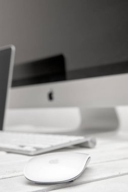 MacBook laptop ve imac bilgisayar