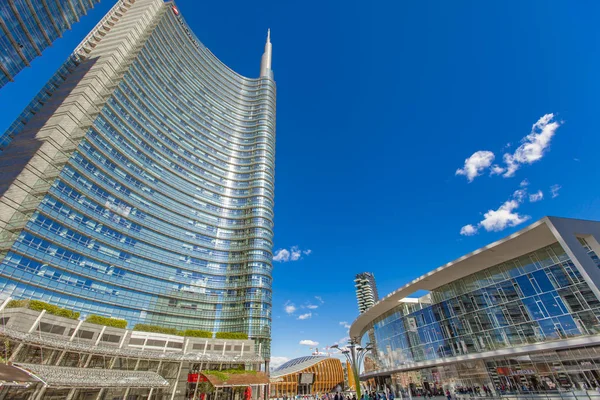 Rascacielos modernos en Porta Nuova en Milán —  Fotos de Stock