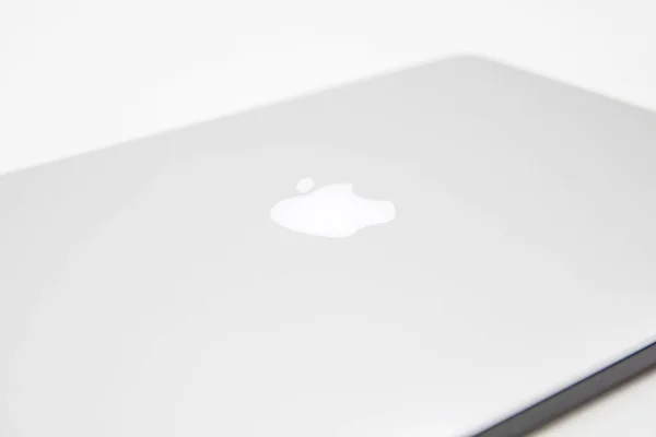 Macbook のラップトップ コンピューター — ストック写真