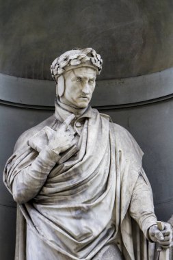 Floransa 'daki Dante Alighieri heykeli