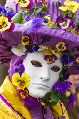 Venedik karnaval maskesi