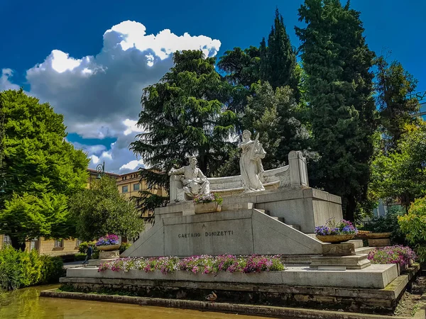 Denkmal von gateano donizetti in bergamo — Stockfoto