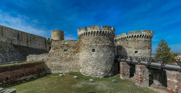 세르비아 베오그라드에 있는 칼레 예단 요새 — 스톡 사진