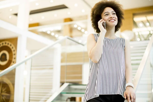 Mujer de negocios afroamericana — Foto de Stock