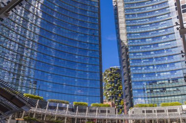 Milan Porta Nuova adlı modern gökdelenler
