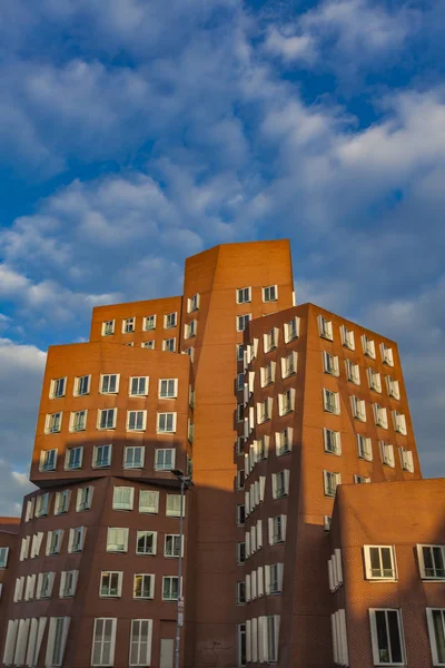 Gehry-Gebäude im Düsseldorfer Hafen — Stockfoto