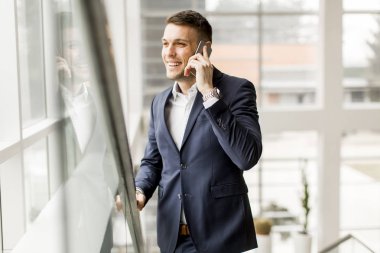 işadamı ile smartphone ofis
