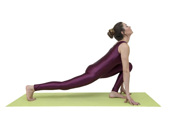 Frau praktiziert Yoga — Stockfoto