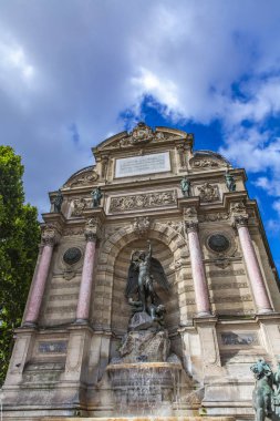 Fontaine saint Michel de Paris