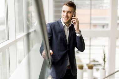 işadamı ile smartphone ofis