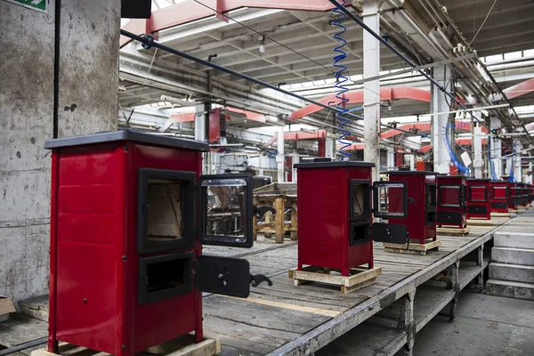 Detalle de las estufas en fábrica — Foto de Stock