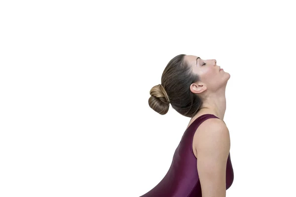 Frau praktiziert Yoga — Stockfoto