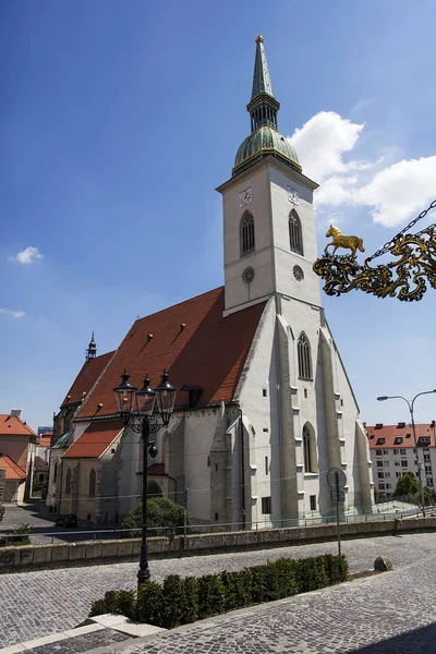 在拉迪斯拉发斯洛伐克圣马丁大教堂 — 图库照片