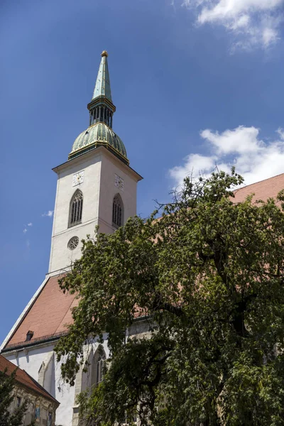 Katedrála svatého Martina v Bratislavě, Slovensko — Stock fotografie