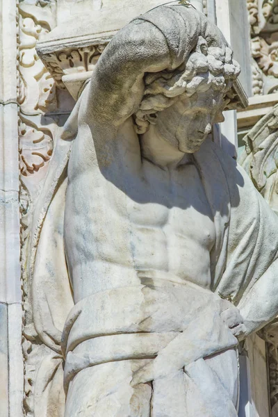 Detalhes arquitetônicos na Catedral de Milão — Fotografia de Stock