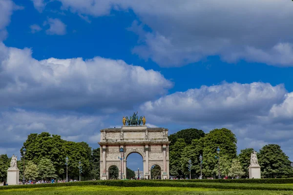 Arch de Triomphe du Carrousel in Paris — стокове фото