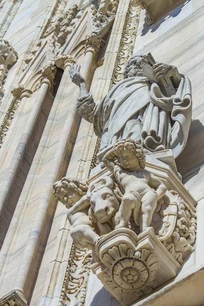Архітектурні деталі на Міланський собор — стокове фото