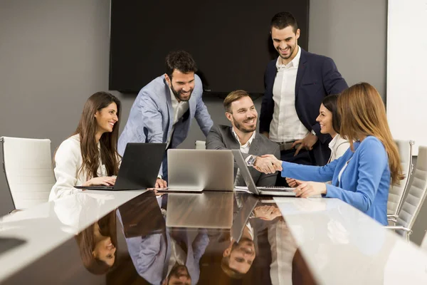Young teamwork in the office — Stock Photo, Image