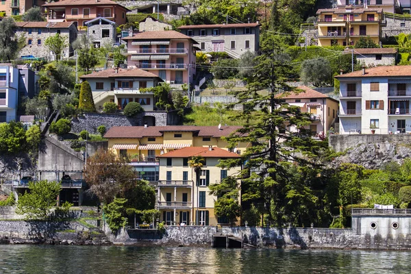 Città di Colonno sul lago di Como in Italia — Foto Stock