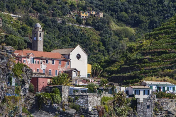 Bekijken van de stad op de Cinque Terre Vernazza — Stockfoto