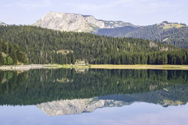 Lago Negro en la Montaña Durmitor —  Fotos de Stock