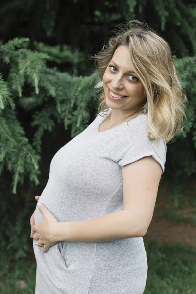 View Pregnant Woman Park — Stock Photo, Image