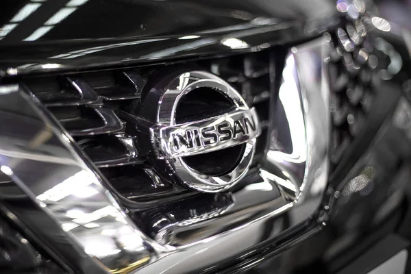 Nissan araba işareti — Stok fotoğraf