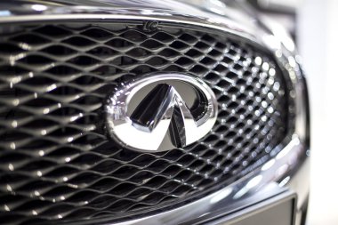 Infiniti araba işareti