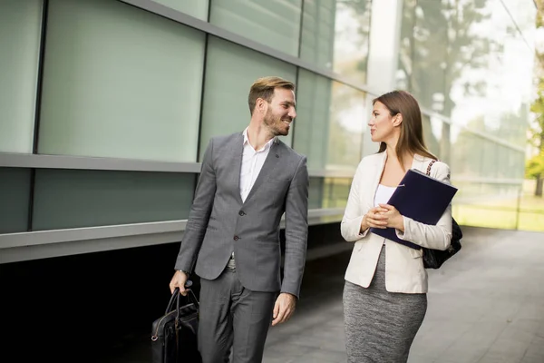 Ondernemers lopen samen — Stockfoto