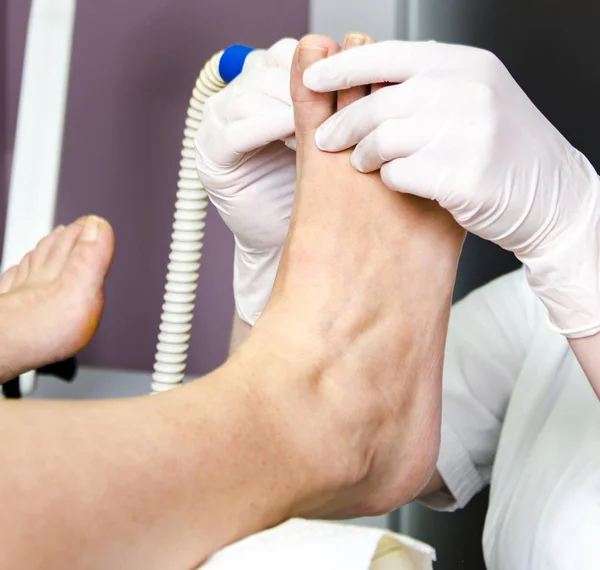 足のペディキュアの治療 — ストック写真