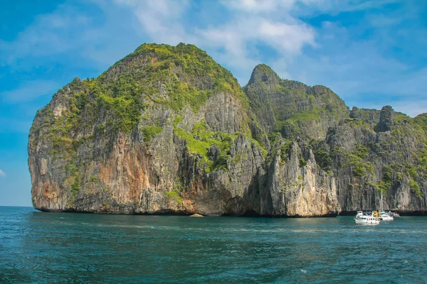 Maya Bay no arquipélago Phi Phi na Tailândia — Fotografia de Stock