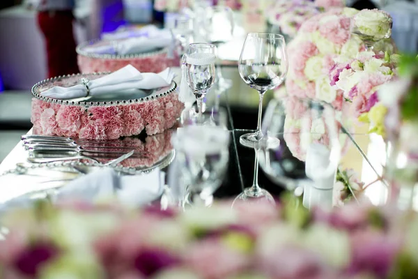 Luxe bruiloft decoratie van de tabel — Stockfoto