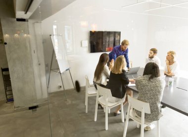 Çok ırklı modern iş takım