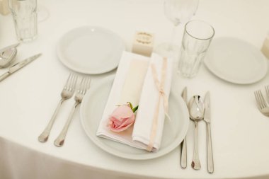 Düğün dekorasyonu ile tablo