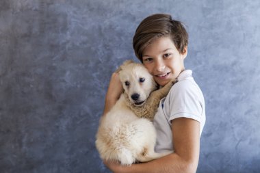 Altın geri almak ile genç çocuk