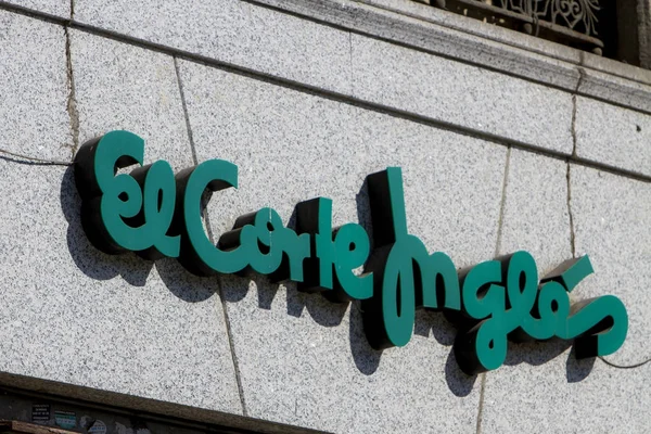 El Corte Ingles negozio a Madrid, Spagna — Foto Stock