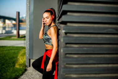 Genç çekici kadın atlet