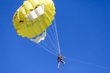 Kimliği belirsiz kişi Beldibi parasailing