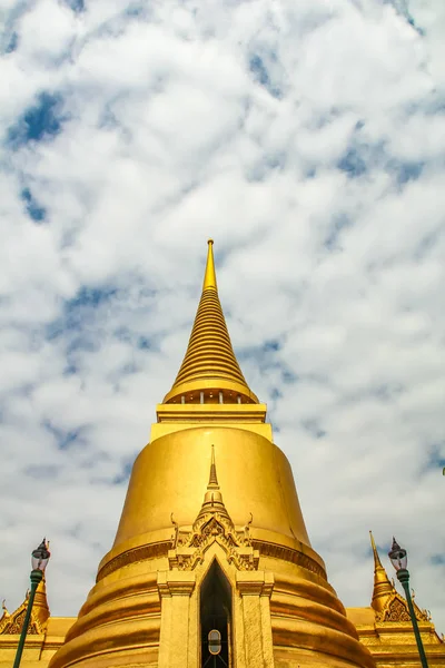 Temple of the Emerald Buddha at Grand Palace — Stock Photo, Image