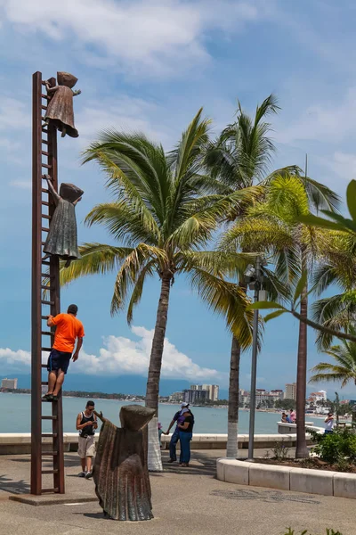 Suche nach der Vernunft Statue in Puerto Vallarta, Mexiko — Stockfoto