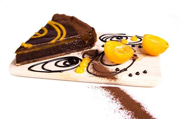 Choco tart plaka üzerinde — Stok fotoğraf