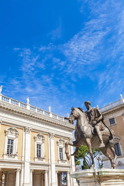 Statua di Marco Aurelio in Piazza del Campidoglio a Roma — Foto Stock