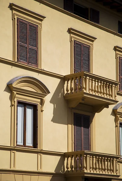 Vue sur les maisons traditionnelles de Sienne — Photo