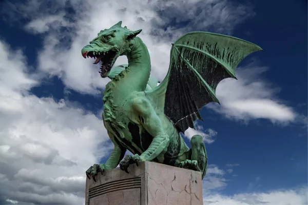 Visa Drake Skulptur Dragon Bridge Ljubljana Slovenien Gjort Giorgio Zaninovich — Stockfoto