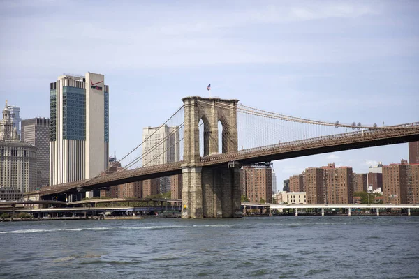 Ponte de Brooklyn na cidade de Nova Iorque — Fotografia de Stock