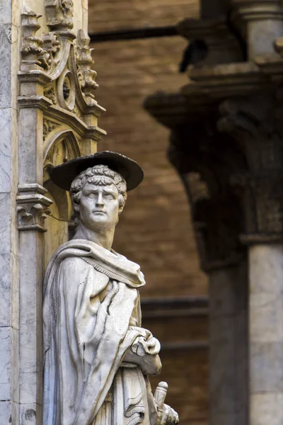 Detail Van Het Palazzo Della Mercanzia Siena Italië — Stockfoto