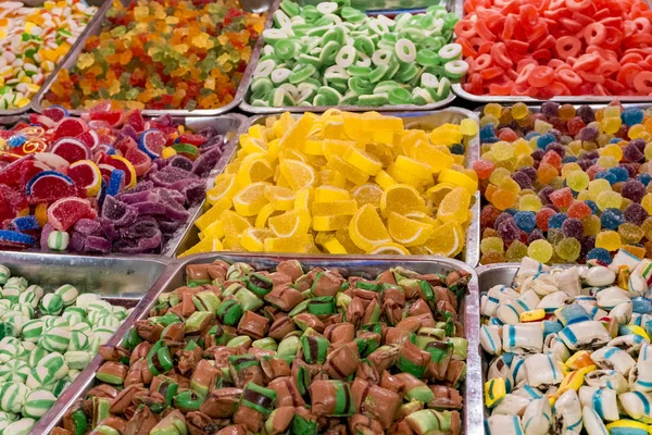 カラフルな甘いお菓子のクローズ アップの詳細 — ストック写真